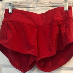 Lulu lemon speed up low rise 2.5” short.